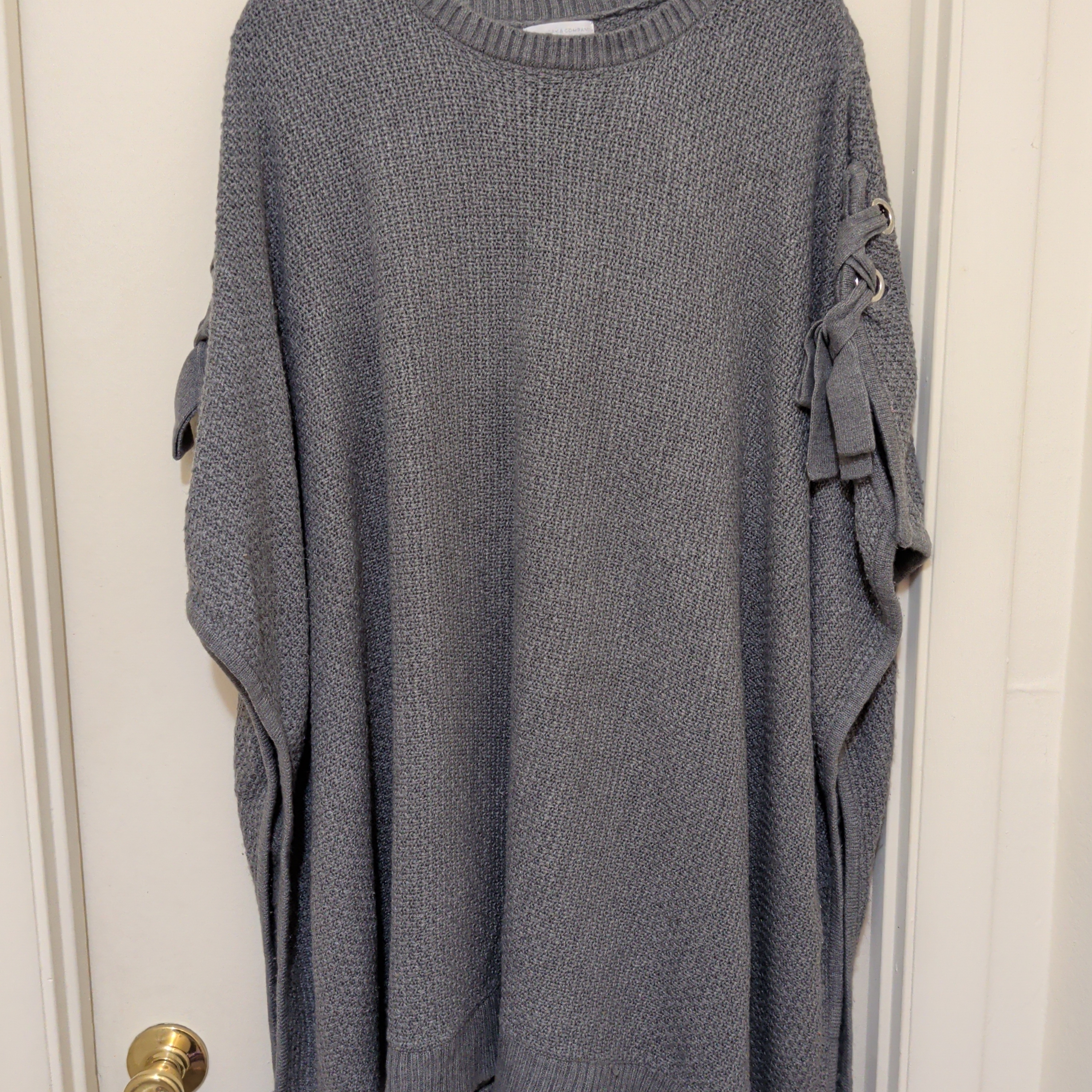 New York & Company Gray Poncho Sweater S/M Cozy Oversized Knit Cape Wrap